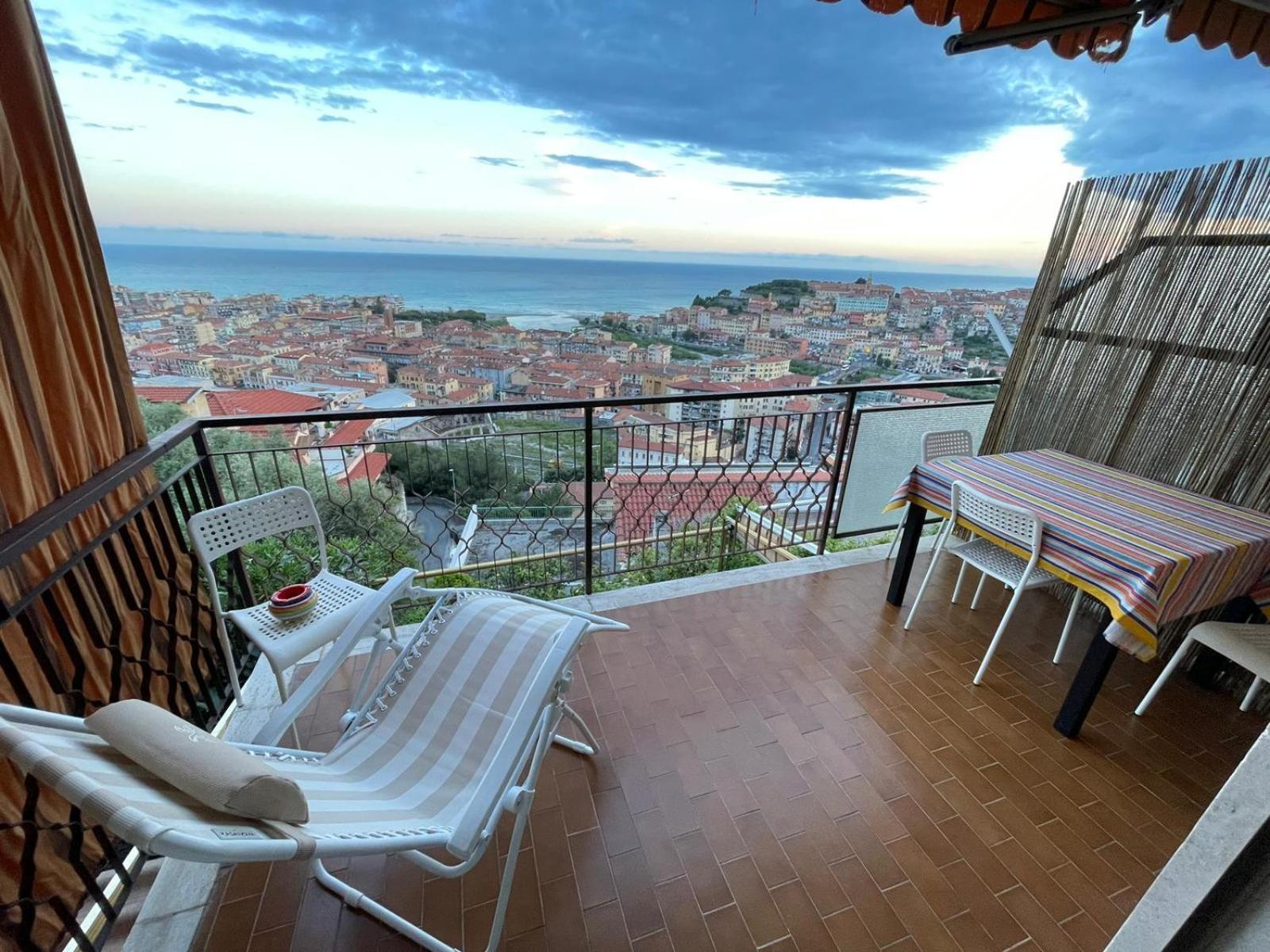 Thekeystudio, La Casa Del Mare Azzurro With Seaview Ventimiglia Exterior photo